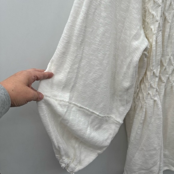 FREE PEOPLE SNOWBELL Babydoll cream boho milkmaid raglan sleeve oversd top NWOT - Picture 8 of 16